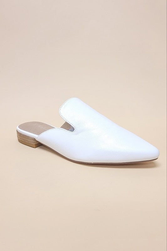 GEM-39 - POINTED TOE SLIP ON MULE FLATS