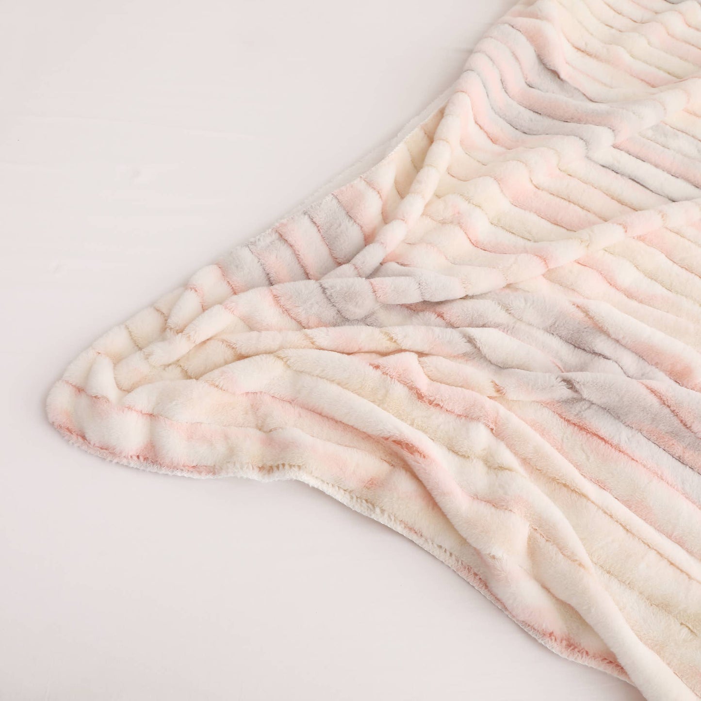 "Marshmallow Sunset" Faux Fur Plush Throw Blanket -50"x70"